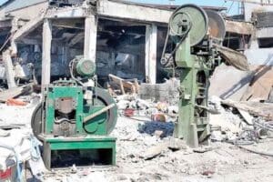 Sanayi ve Teknoloji Bakanı Mustafa Varank, deprem b&ouml;lgesinde 5 bin
