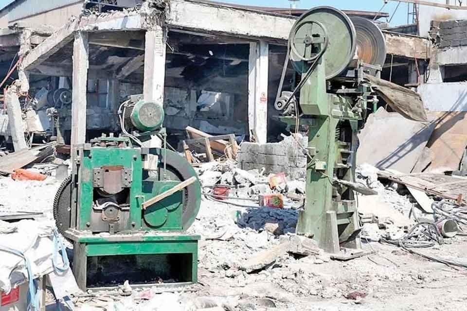 Sanayi ve Teknoloji Bakanı Mustafa Varank, deprem b&ouml;lgesinde 5 bin