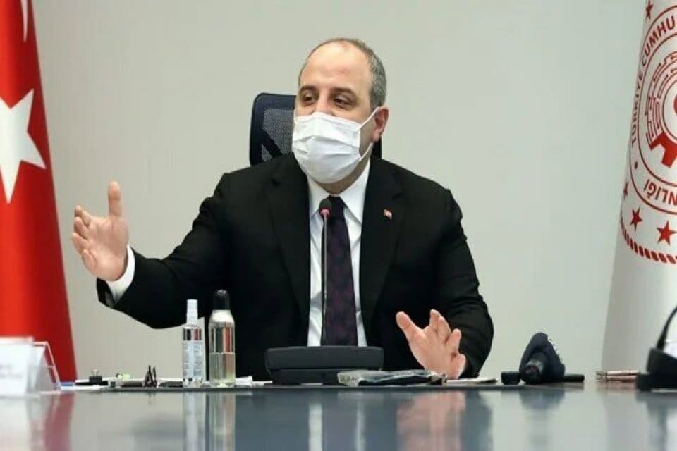 Bakan Mustafa Varank, uzaktan &ccedil;alışmanın artırılması i&ccedil;in Meclis'ten yetki talep