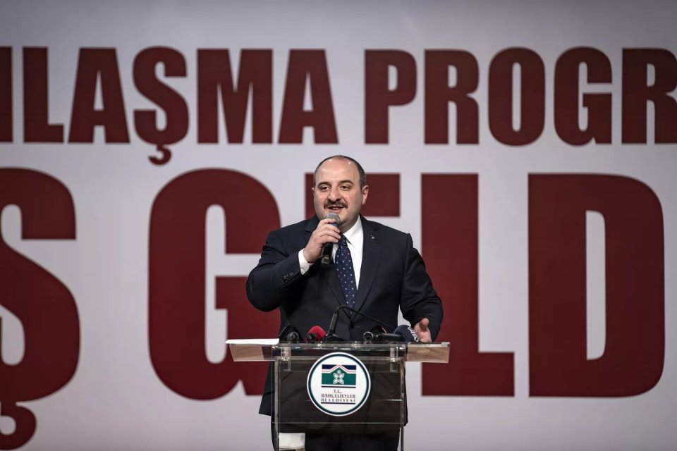 Bakan Varank, &ldquo;Bug&uuml;n t&uuml;m d&uuml;nya T&uuml;rkiye&rsquo;nin savunma sanayi alanında &uuml;rettiği