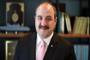 SANAYİ ve Teknoloji Bakanı Mustafa Varank, &ldquo;Biz bug&uuml;n T&uuml;rkiye&rsquo;nin arabasını