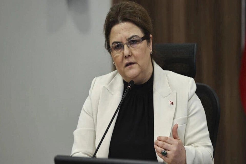 Aile, &Ccedil;alışma ve Sosyal Hizmetler Bakanı Derya Yanık, "1788 refakatsiz