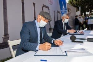 İzmir B&uuml;y&uuml;kşehir Belediyesi tarafından yapılan, restorasyon ve yapı maliyeti 3