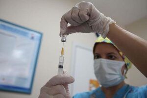 Sağlık Bakanlığı "Covid-19 mRNA Aşısı Uygulama Kuralları" kılavuzu yayınladı. Kılavuzda, Türkiye'de