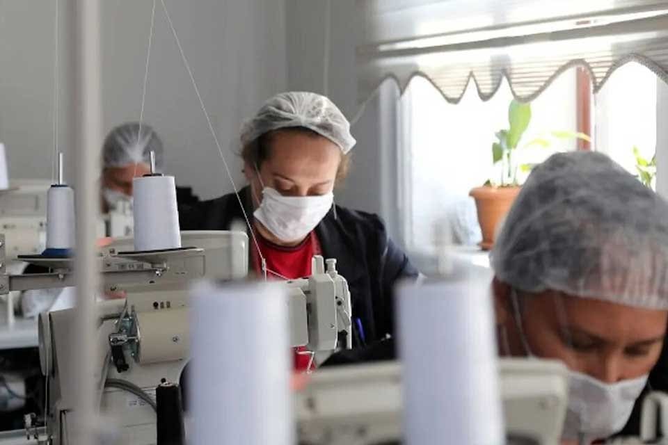 &Ccedil;alışma ve Sosyal G&uuml;venlik Bakanlığı, Covid-19 aşısı olmayan iş&ccedil;ilerden 6