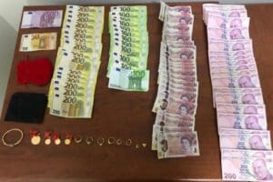 Kahramanmaraş'ta, bakıcılığını yaptığı kadını&nbsp;depremin ardından dışarı &ccedil;ıkarıp, evdeki altın ve
