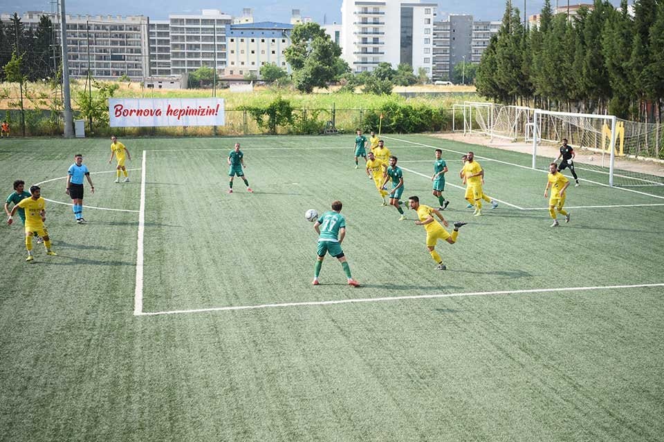 Bornova Belediyesi tarafından yenilenen Yusuf Tırpancı Tesisleri yeniden amat&ouml;r spor