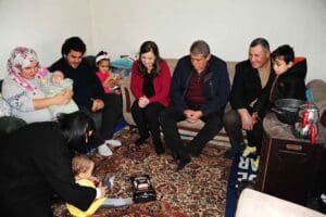 Bal&ccedil;ova Belediye Başkanı Fatma &Ccedil;alkaya, dostluğu ve yardımlaşmayı artırmak adına