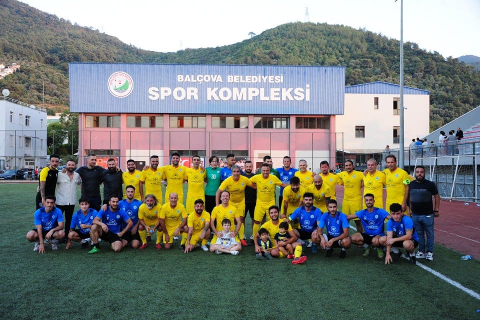 İzmir S&uuml;per Amat&ouml;r Liginde m&uuml;cadele eden Bal&ccedil;ova Belediye Termal Spor