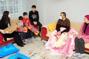 Bal&ccedil;ova Belediyesi, zorlaşan hayat şartları karşısında dar gelirli vatandaşlara desteğini
