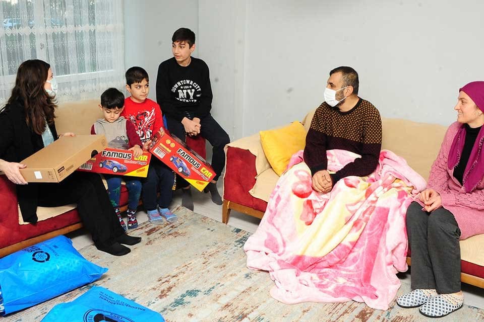Bal&ccedil;ova Belediyesi, zorlaşan hayat şartları karşısında dar gelirli vatandaşlara desteğini