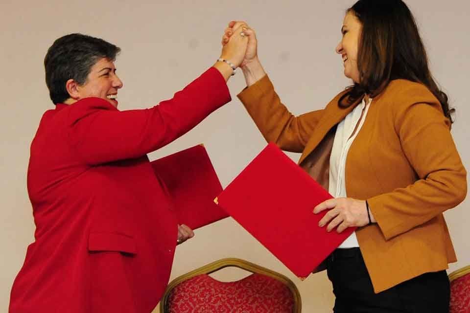 Bal&ccedil;ova Belediyesi ve T&uuml;rkiye Kadın Dernekleri Federasyonu (TKDF) arasında d&uuml;zenlenen