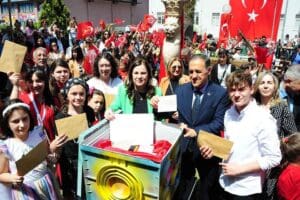 23 Nisan Ulusal Egemenlik ve &Ccedil;ocuk Bayramı Bal&ccedil;ova&rsquo;da birbirinden renkli