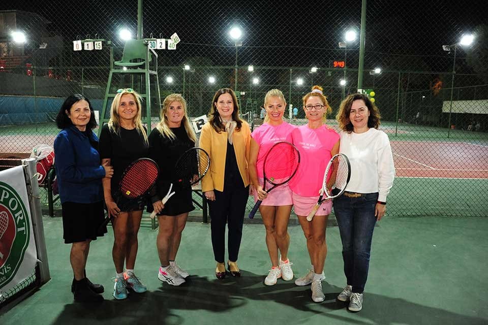 Bal&ccedil;ova Belediyesi ve Ege Veteran Tenis Derneği tarafından bu yıl