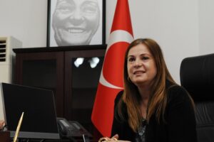 Bal&ccedil;ova Belediyesi Ramazan Bayramı &ouml;ncesi, t&uuml;m &ccedil;ocukların bayramlığının olması i&ccedil;in