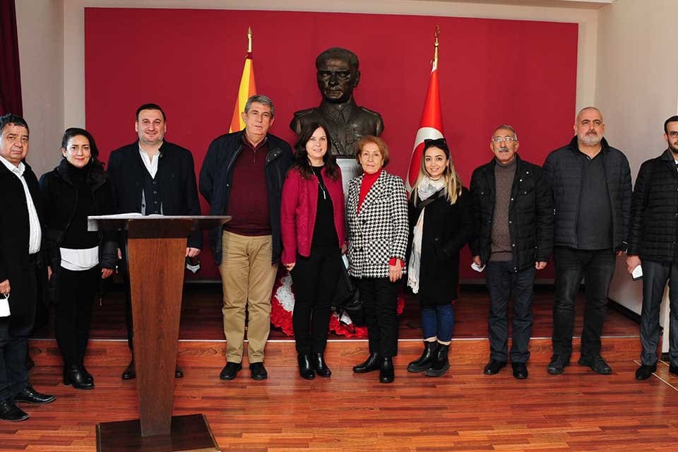 Bal&ccedil;ova Belediye Başkanı Fatma &Ccedil;alkaya ve Belediye Meclis &Uuml;yeleri, 21