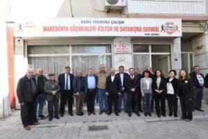 Cumhuriyet Halk Partisi İzmir İl Başkanı Şenol Aslanoğlu, Karşıyaka Belediye