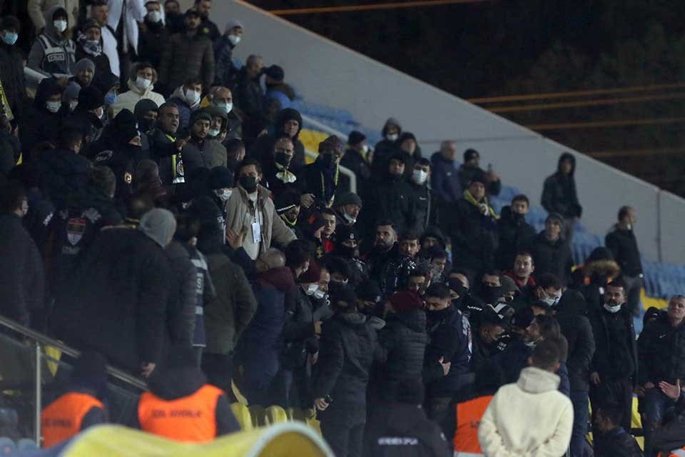 SPOR Toto 1'inci Lig'de d&uuml;n oynanan Nasadoga Menemenspor – Royal