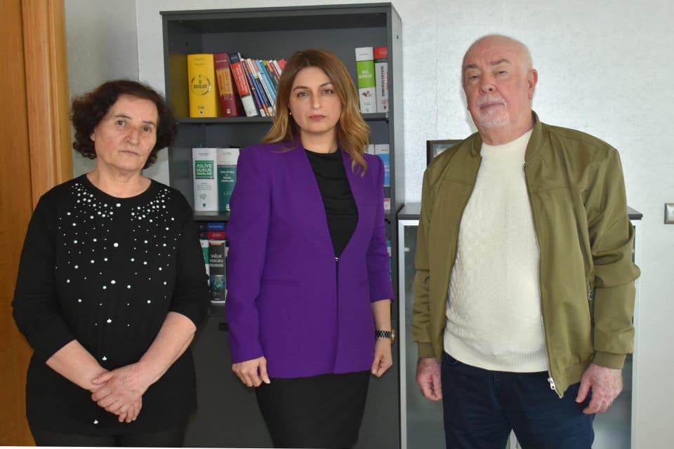 İzmir'de, emekli astsubay Halil G&uuml;ler (72) ve eşi Saadet G&uuml;ler