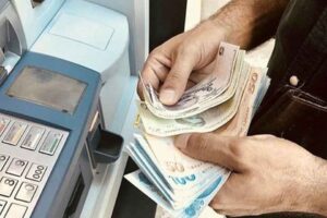 Emekli vatandaşlar, y&uuml;ksek promosyon veren bankalara y&ouml;nelince bankalar hesaplara bloke