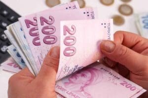 2 milyonu aşkın EYT'li maaşlarının hesaplarına yatacağı g&uuml;n&uuml; bekliyor. Ge&ccedil;mişte