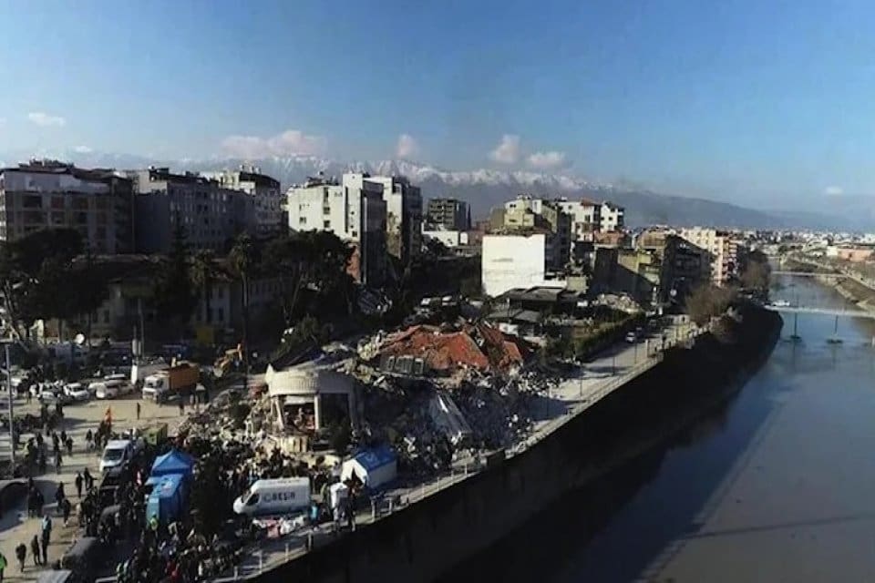 Tarım ve Orman Bakanı Vahit Kirişci, Hatay'da Yarseli Barajı'nın patladığı