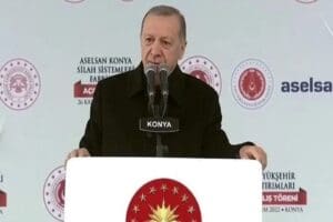 Cumhurbaşkanı Erdoğan, ter&ouml;rle m&uuml;cadeleye ilişkin &ouml;nemli mesajlar verdi. Erdoğan, ''Harekatlarla