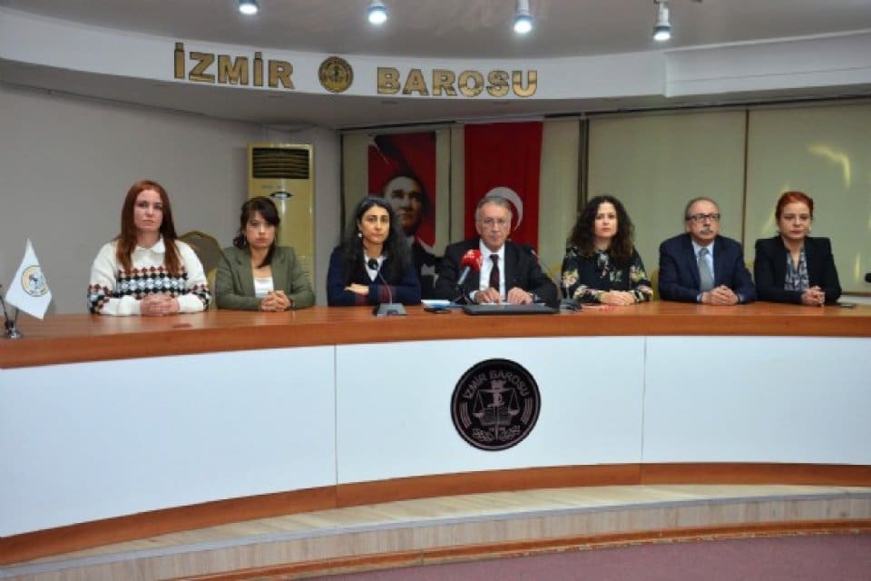 Kahramanmaraş merkezli depremlerin sonrası afet b&ouml;lgesini ziyaret eden İzmir Barosu