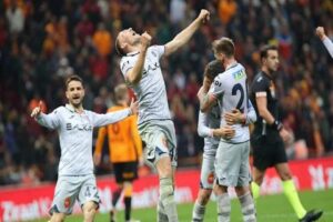 Ali Sami Yen Stadı'nda oynanan Galatasaray-Başakşehir maçı gol düellosuna döndü. Türkiye