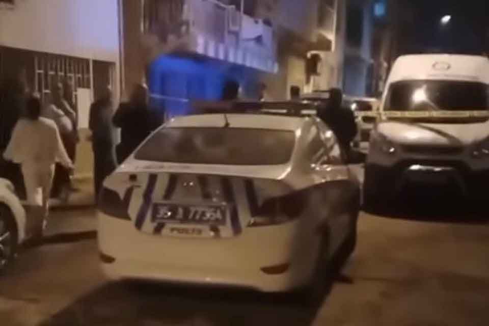 İZMİR'in Gaziemir ilçesinde Suriye uyruklu Recea M., tartıştığı eşi Muhammed