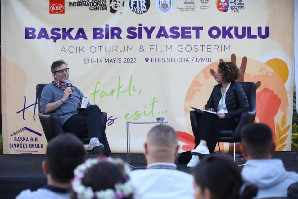 Başka Bir Siyaset Okulu A&ccedil;ık Oturum Serilerinin ilki, Prof. Dr.