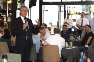 Sarnıç bölgesinde faaliyet gösteren sanayici ve iş insanlarıyla bir araya