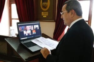 Konak Belediye Başkanı Abd&uuml;l Batur, CHP&rsquo;nin 10 Kasım Atat&uuml;rk&rsquo;&uuml; Anma
