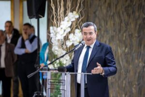 Konak Belediye Başkanı Abd&uuml;l Batur, 14 Mayıs'ın bayram olarak kutlanacak