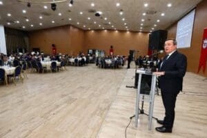 Konak Belediyesi&rsquo;nin geleneksel hale getirdiği iftar yemeğinde konuşan Başkan Batur,