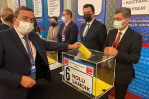 Konak Belediye Başkanı Abd&uuml;l Batur, T&uuml;rkiye Belediyeler Birliği se&ccedil;imlerinde g&uuml;ven