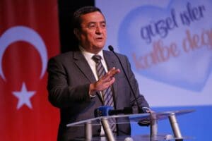 Konak Belediyesi Meclisinde il&ccedil;edeki kahveci esnafına verilmesi kararlaştırılan nakdi destek,