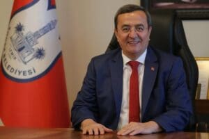 Sosyal medya &uuml;zerinden yayınladığı mesajında Anneler G&uuml;n&uuml;&rsquo;n&uuml; kutlayan Konak Belediye
