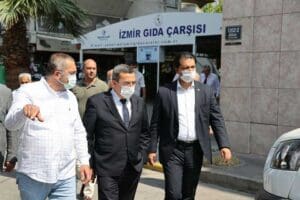 Konak Belediye Başkanı Abd&uuml;l Batur, İzmir'in en hareketli ticaret b&ouml;lgelerinden