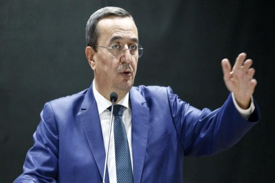 Konak Belediye Başkanı Abd&uuml;l Batur,&nbsp; kendisi ve b&uuml;y&uuml;kşehir belediye başkanı