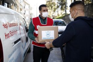 Konak Belediye Başkanı Abdül Batur, pandemi kısıtlamaları nedeniyle zor günler