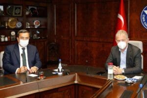 Konak Belediye Başkanı Abd&uuml;l Batur, İZTO Y&ouml;netim Kurulu Başkanı Mahmut