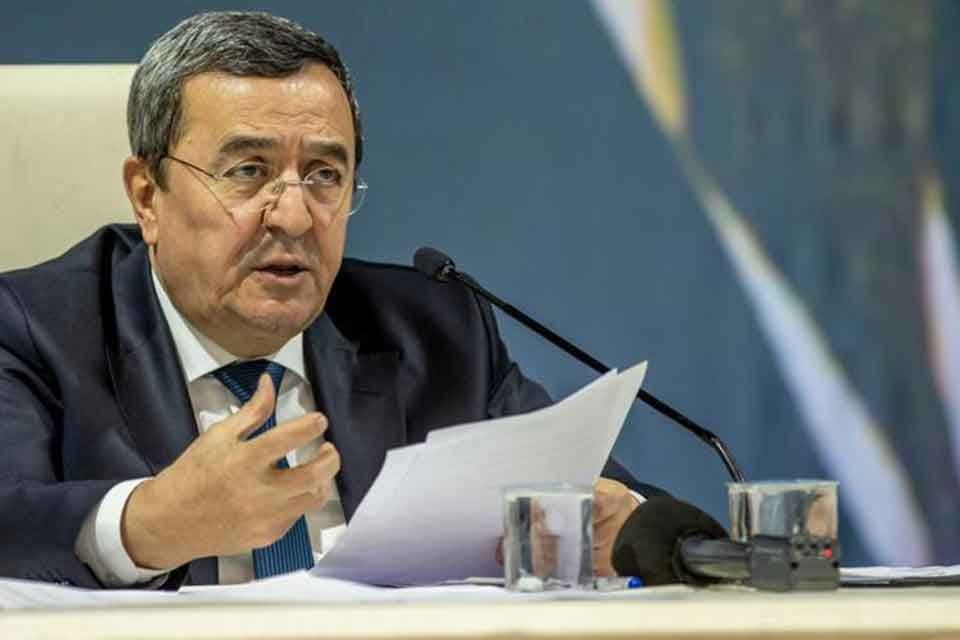Konak Belediye Başkanı Abd&uuml;l Batur, belediye meclis toplantısında, depreme diren&ccedil;li,