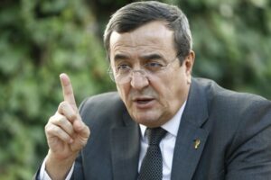 Katıldığı bir televizyon programında &uuml;lke g&uuml;ndemine ilişkin soruları yanıtlayan Konak