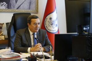 Pandemi nedeniyle ziyarete kapalı olan Uşakizade Köşkü, çevrimiçi yayınlarının ilkini