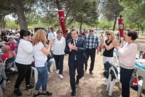 Konak Belediyesi&rsquo;nin semt ve spor merkezlerinde kurslara katılan kadınlar i&ccedil;in