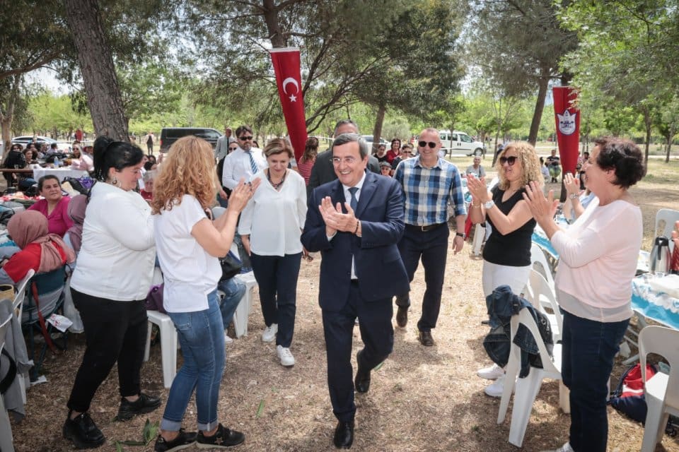 Konak Belediyesi&rsquo;nin semt ve spor merkezlerinde kurslara katılan kadınlar i&ccedil;in
