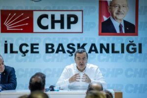 CHP Konak İl&ccedil;e &Ouml;rg&uuml;t&uuml;n&uuml;n 2023 se&ccedil;im &ccedil;alışma programı sunumuna katılan