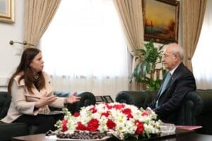 Bal&ccedil;ova Belediye Başkanı Fatma &Ccedil;alkaya, CHP Genel Başkanı Kemal Kılı&ccedil;daroğlu