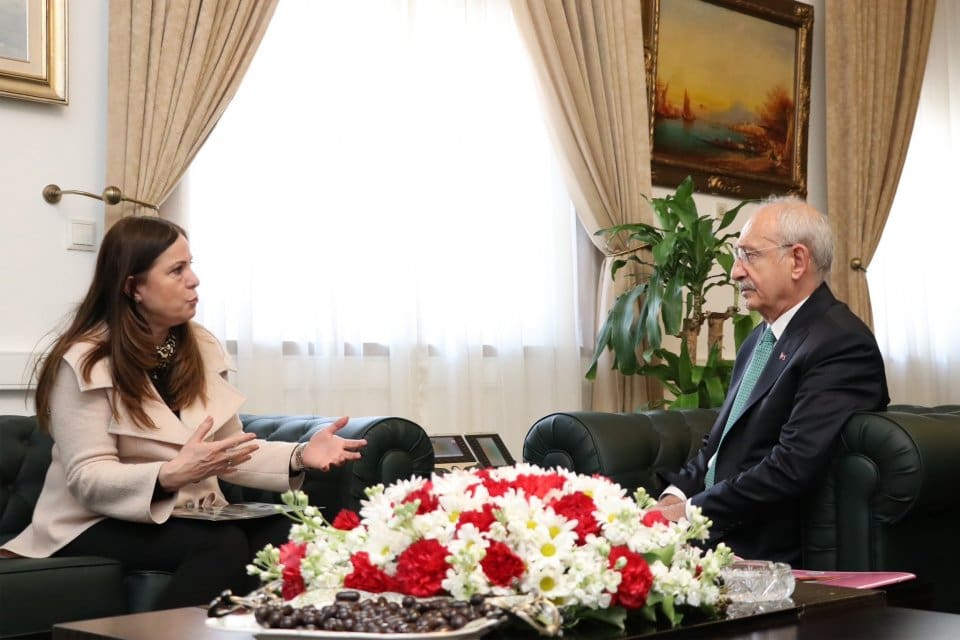 Bal&ccedil;ova Belediye Başkanı Fatma &Ccedil;alkaya, CHP Genel Başkanı Kemal Kılı&ccedil;daroğlu